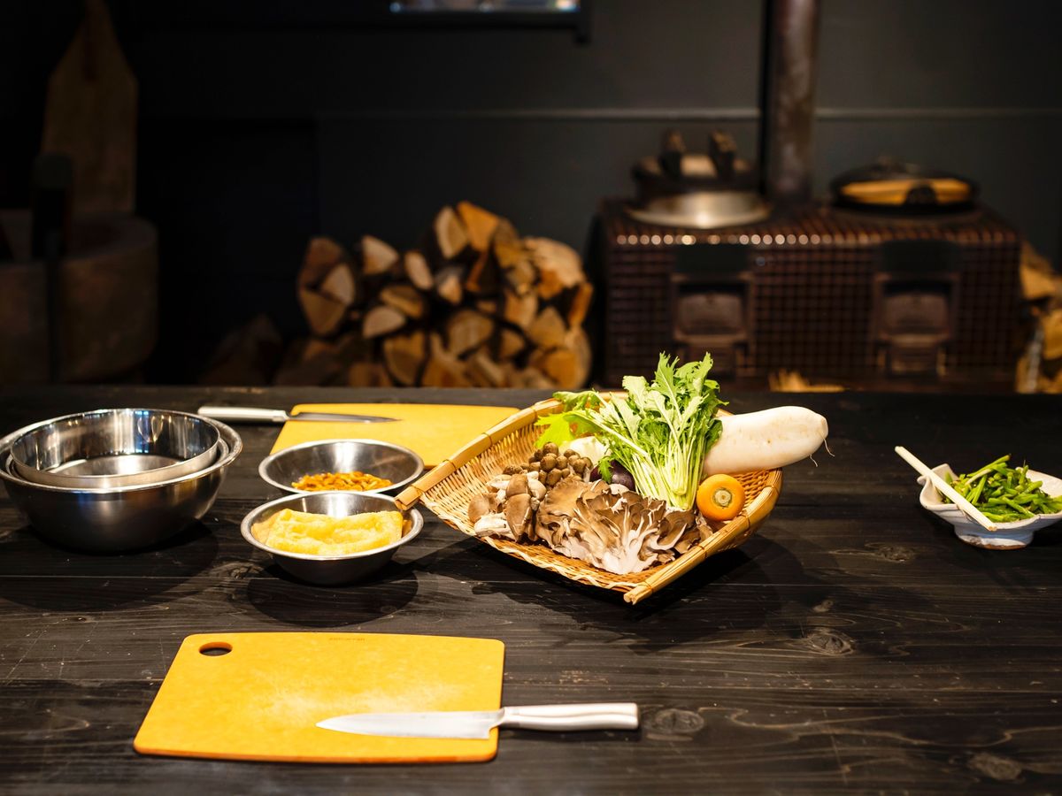 跟雪國阿嬤學煮菜|炊飯・煮湯・吃山菜料理+泡溫泉 1日