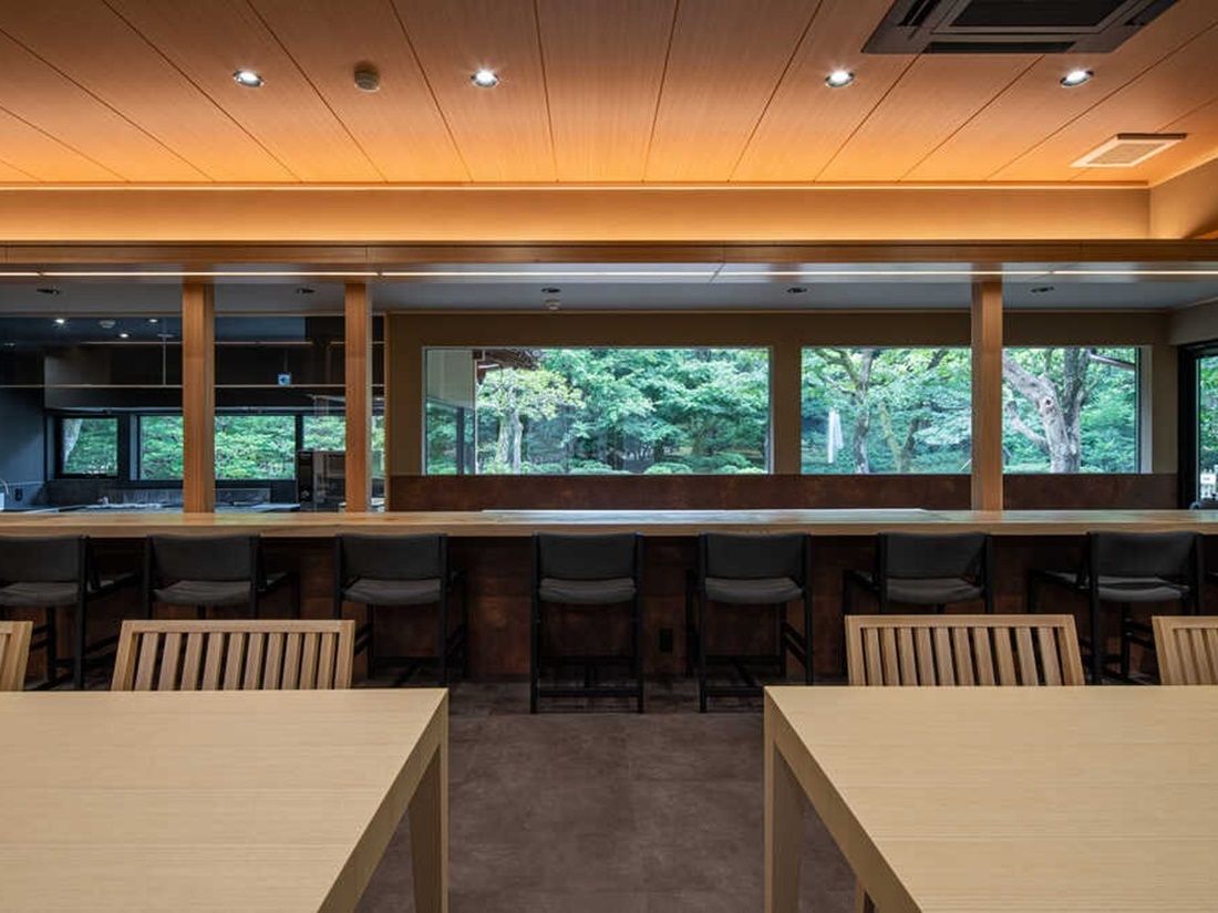 金澤・兼六園內老舖「兼六亭」吃早餐|土鍋炊飯治部煮膳/加賀棒茶粥膳