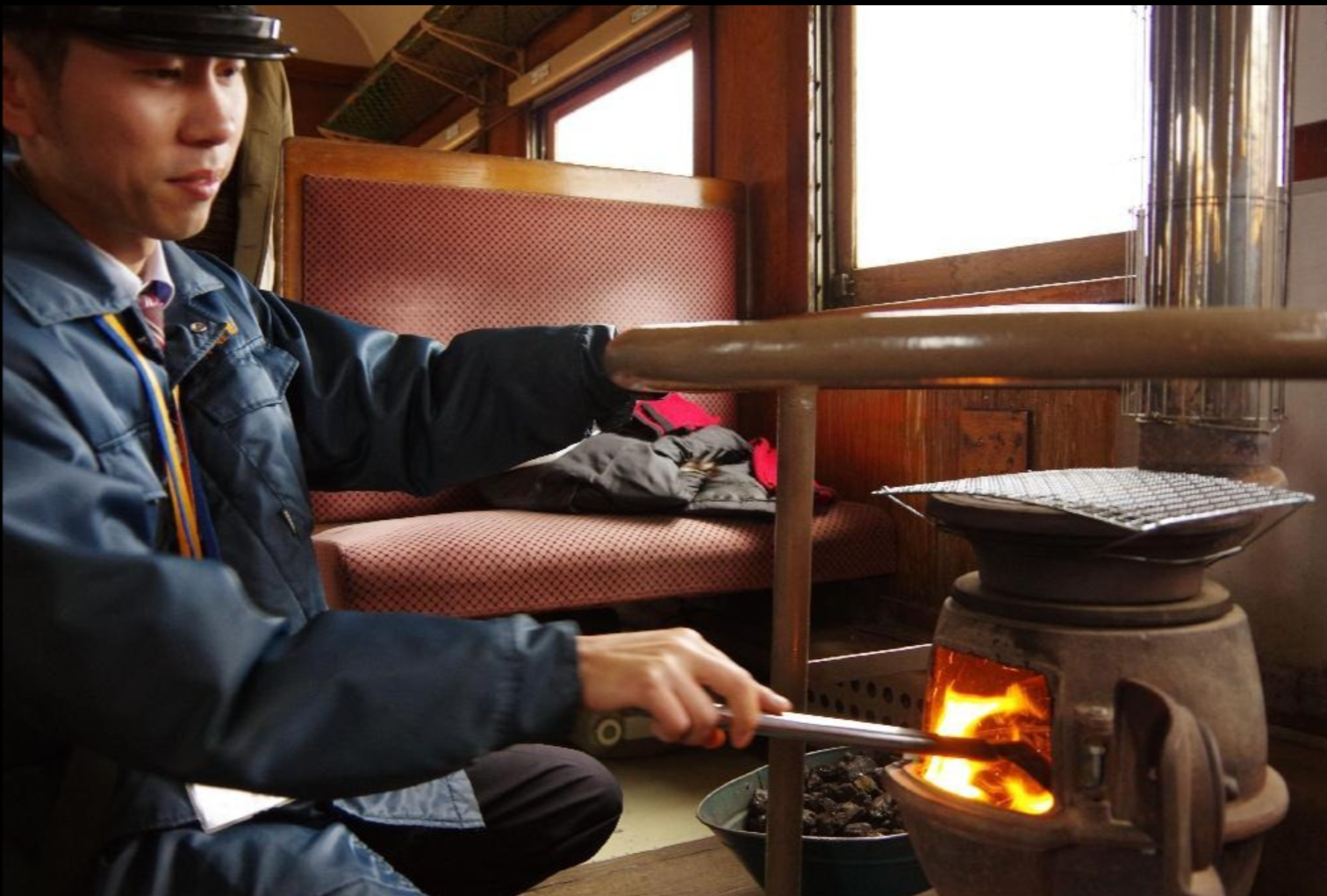 煤炭暖爐列車 一日往返+「暖爐便當」|來回