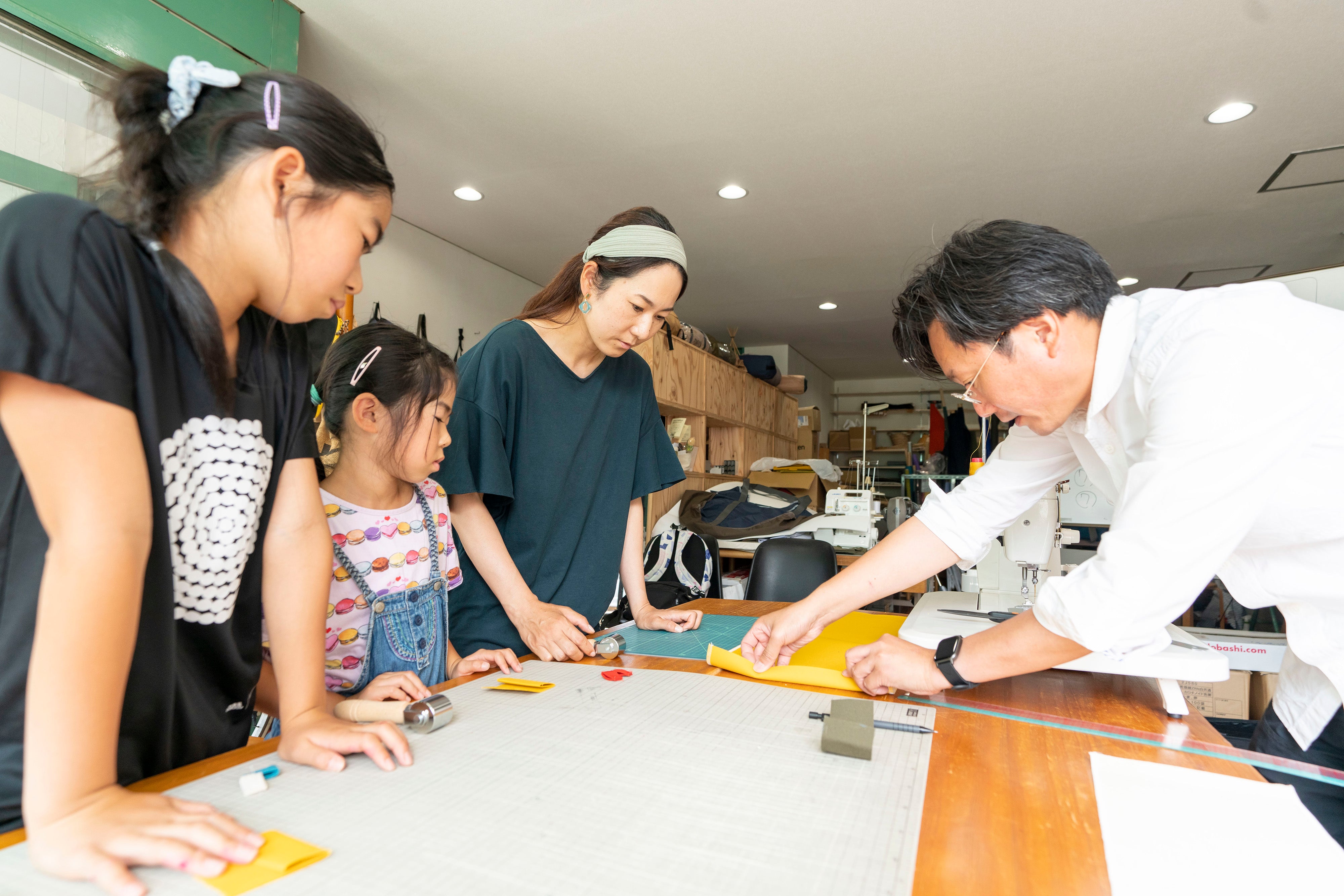 【北海道靜歲】裝一壺逍遙遊:製作專屬酒瓶提袋 單堂體驗製作|旭川市區|帆布包工藝體驗|