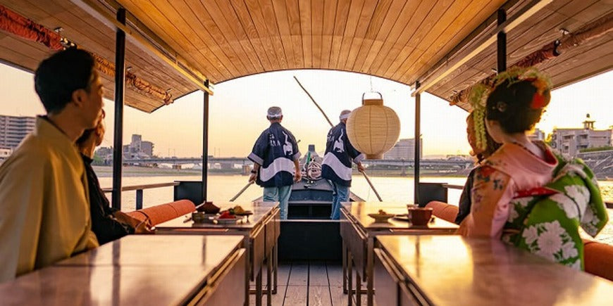 長良川鵜飼 × 船遊|藝伎・舞妓相伴的夜鵜飼船上宴席