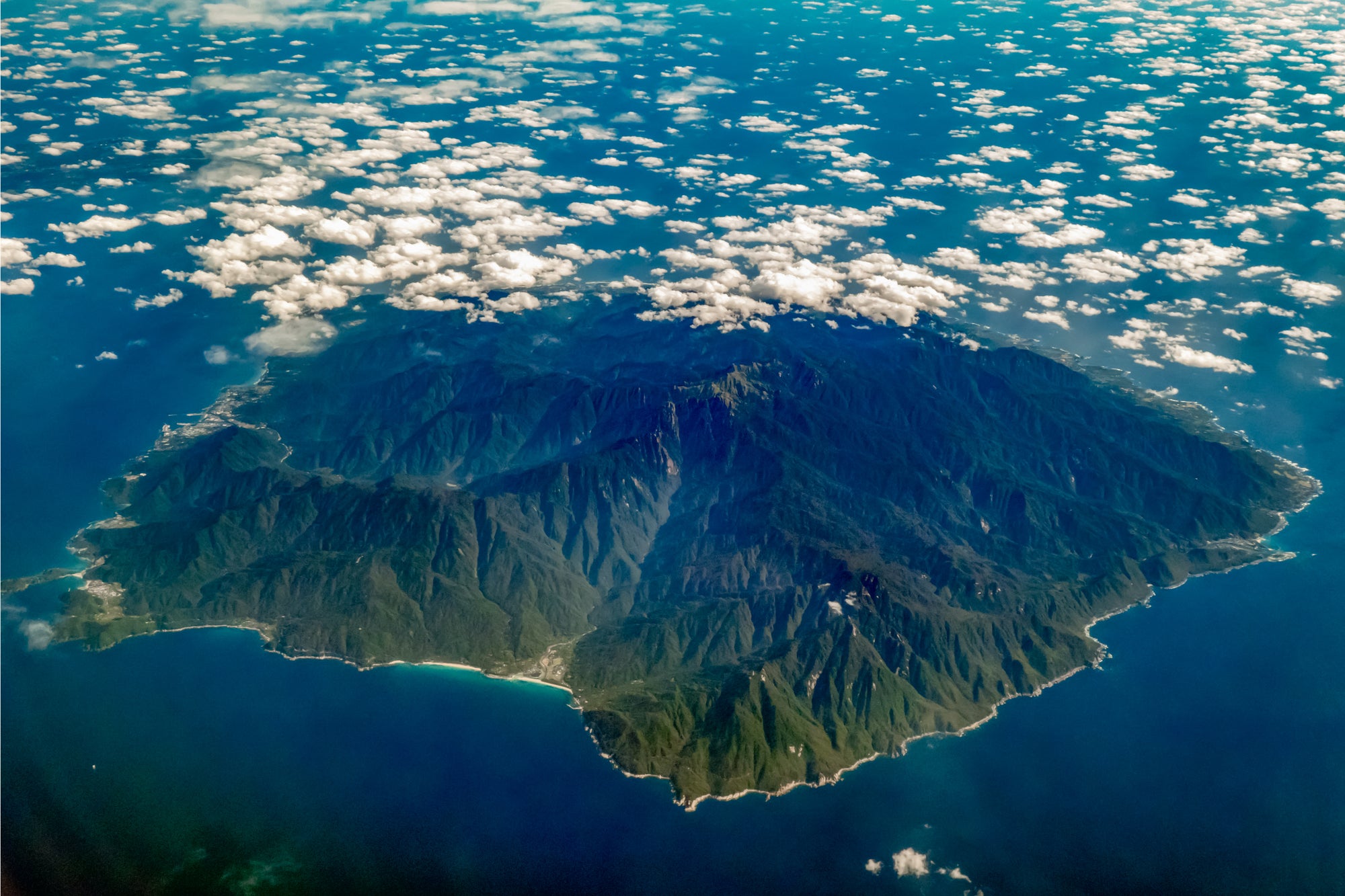 【鹿兒島微醺】苔原林地與遠方的潮聲:橫越山海的靈魂秘境 |三天兩夜山海之旅|鹿兒島縣屋久島|島嶼的小酌時光