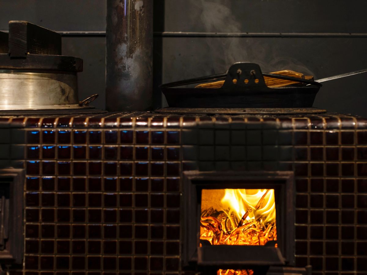 跟雪國阿嬤學煮菜｜炊飯・煮湯・吃山菜料理＋泡溫泉 1日