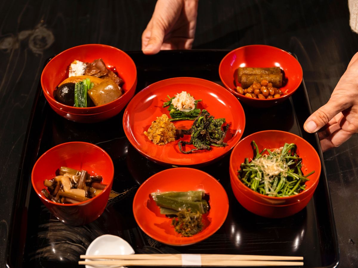 跟雪國阿嬤學煮菜｜炊飯・煮湯・吃山菜料理＋泡溫泉 1日