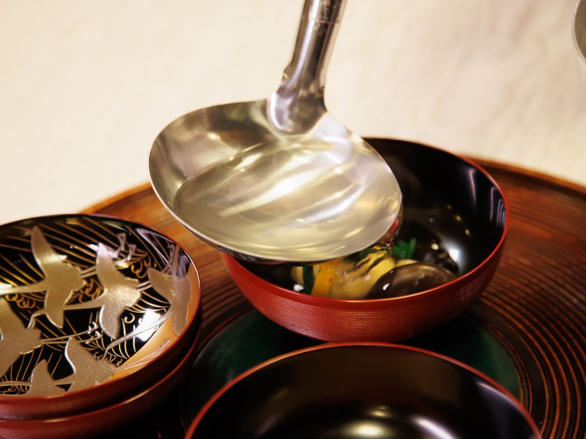 京都｜百年老舖料亭「京料理 さくらい」親授高湯體驗課（約 1.5～2 小時）